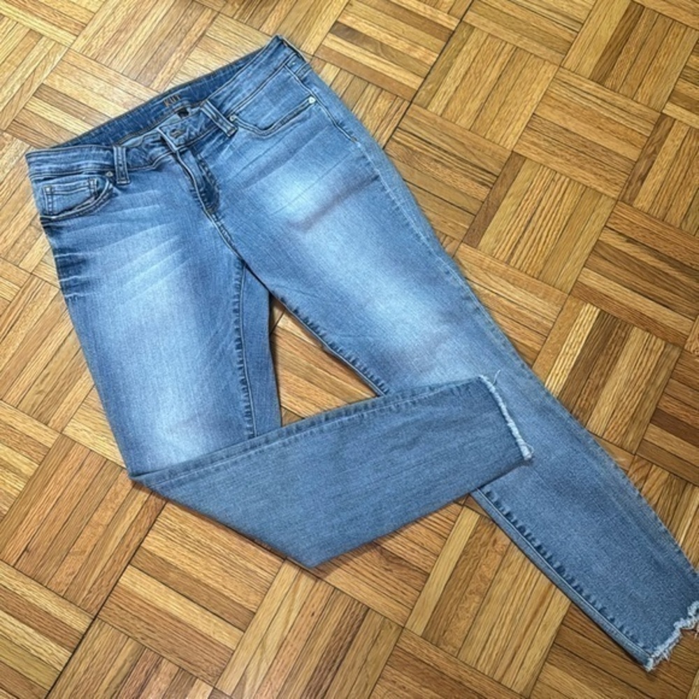 Kut from the Kloth women’s blue denim jeans size 8 raw hem